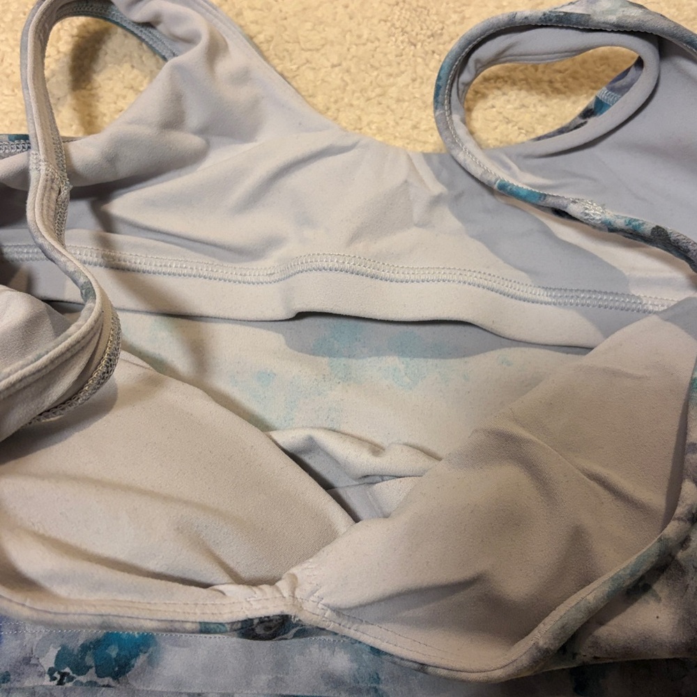 Authentic Lululemon Align Size 12 Blue Grey Kaleidoscope Top w/ Removable Pads - Picture 2 of 5